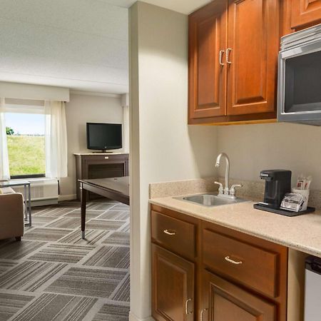 Hampton Inn & Suites By Hilton Manchester Bedford Extérieur photo