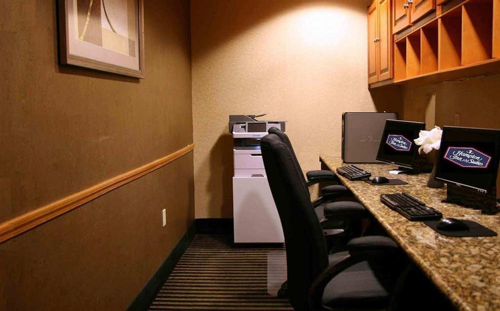 Hampton Inn & Suites By Hilton Manchester Bedford Extérieur photo