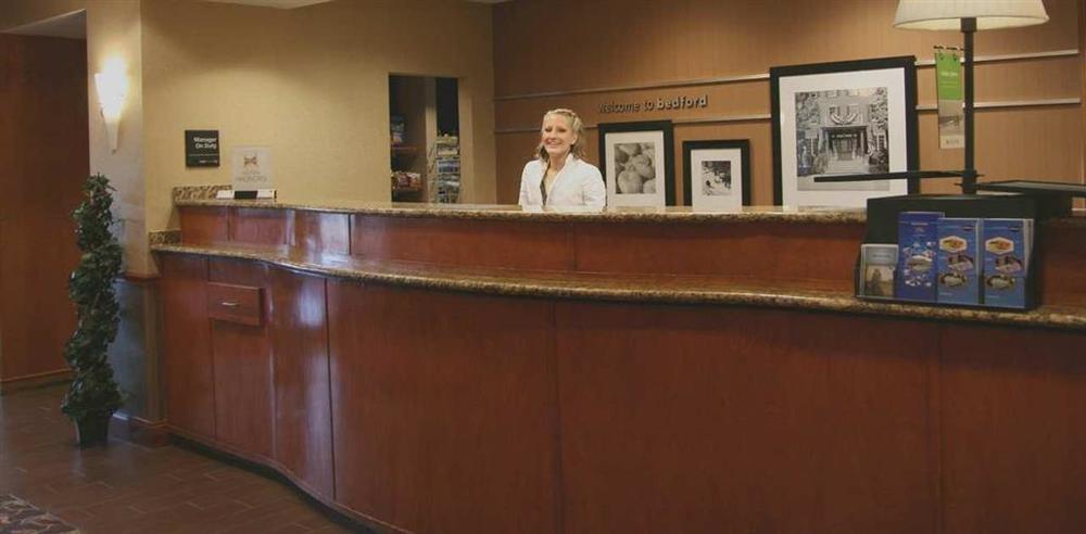 Hampton Inn & Suites By Hilton Manchester Bedford Extérieur photo
