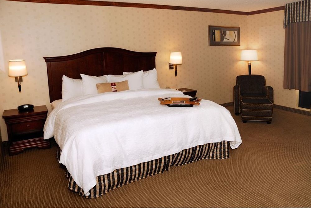 Hampton Inn & Suites By Hilton Manchester Bedford Chambre photo