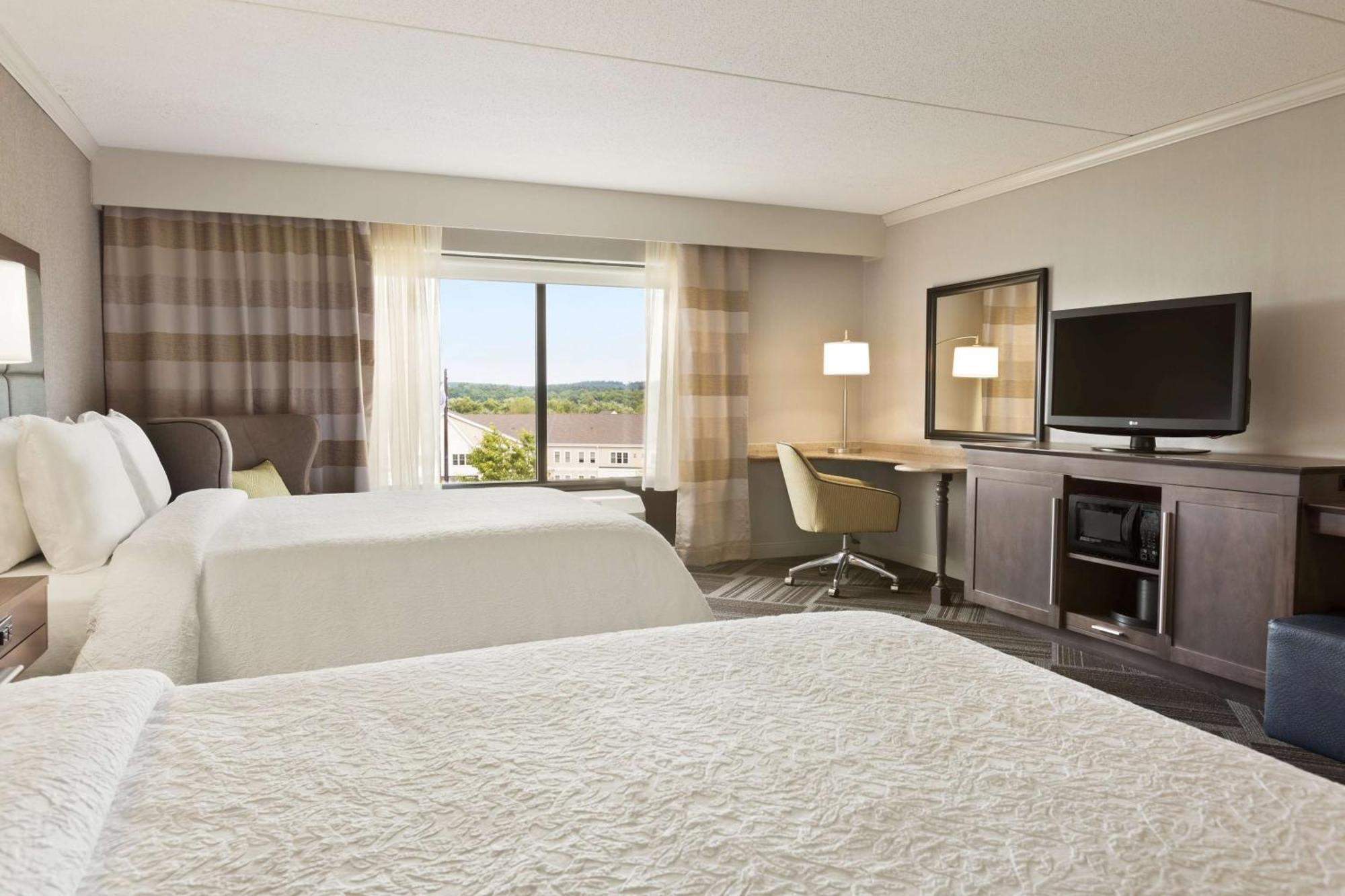 Hampton Inn & Suites By Hilton Manchester Bedford Extérieur photo