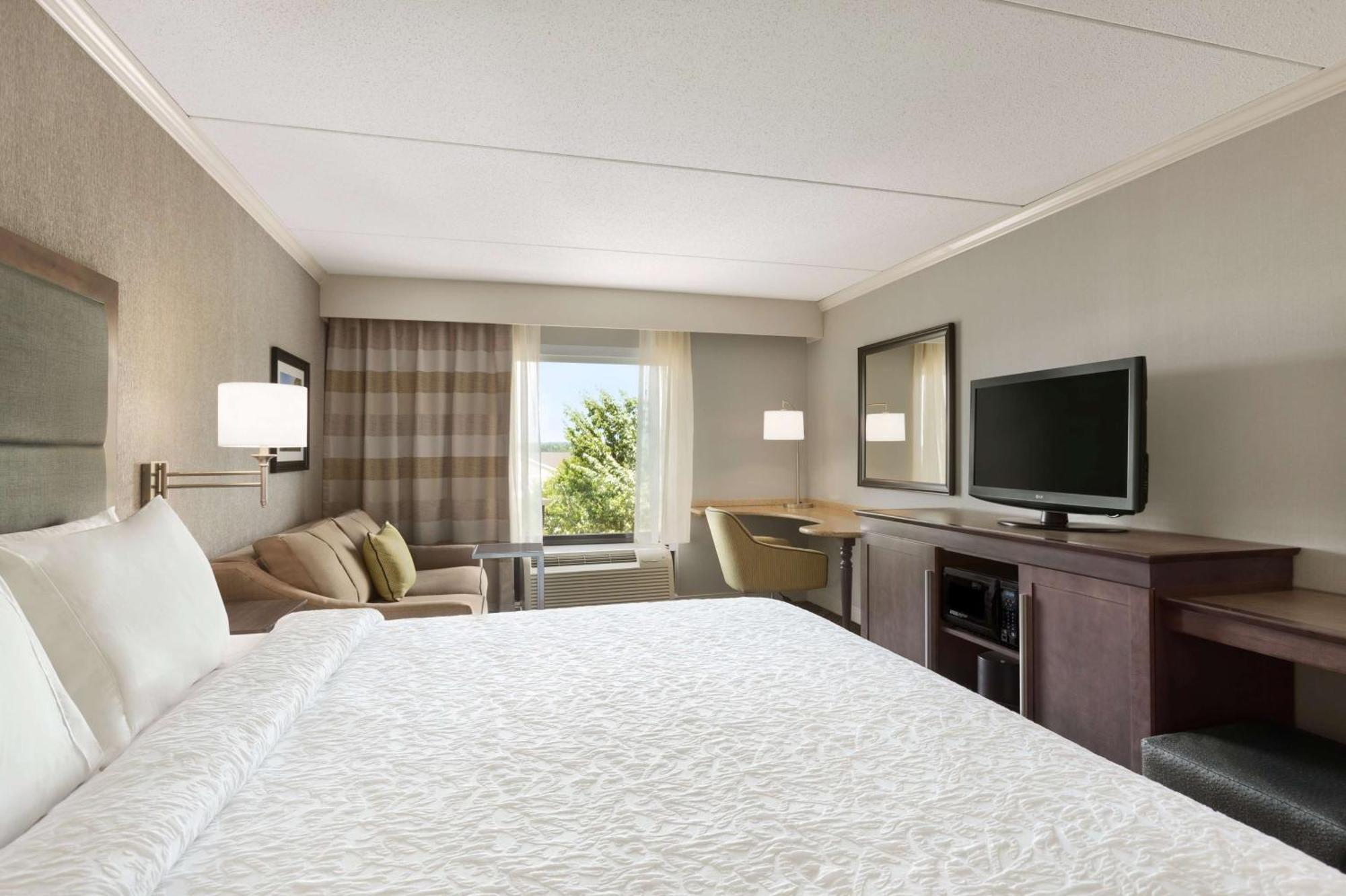 Hampton Inn & Suites By Hilton Manchester Bedford Extérieur photo
