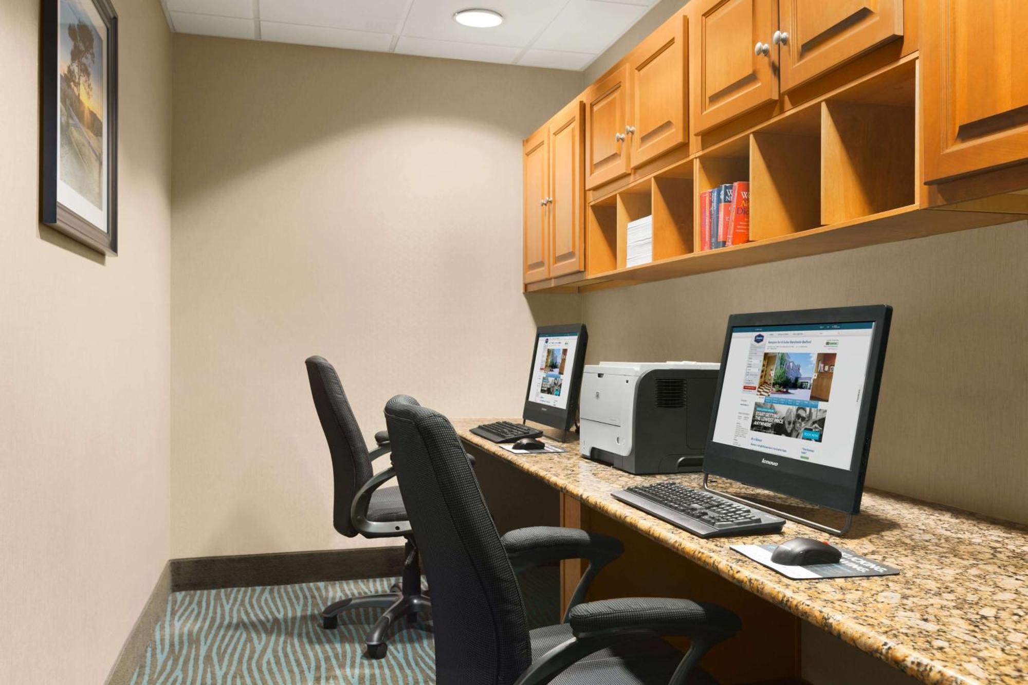 Hampton Inn & Suites By Hilton Manchester Bedford Extérieur photo