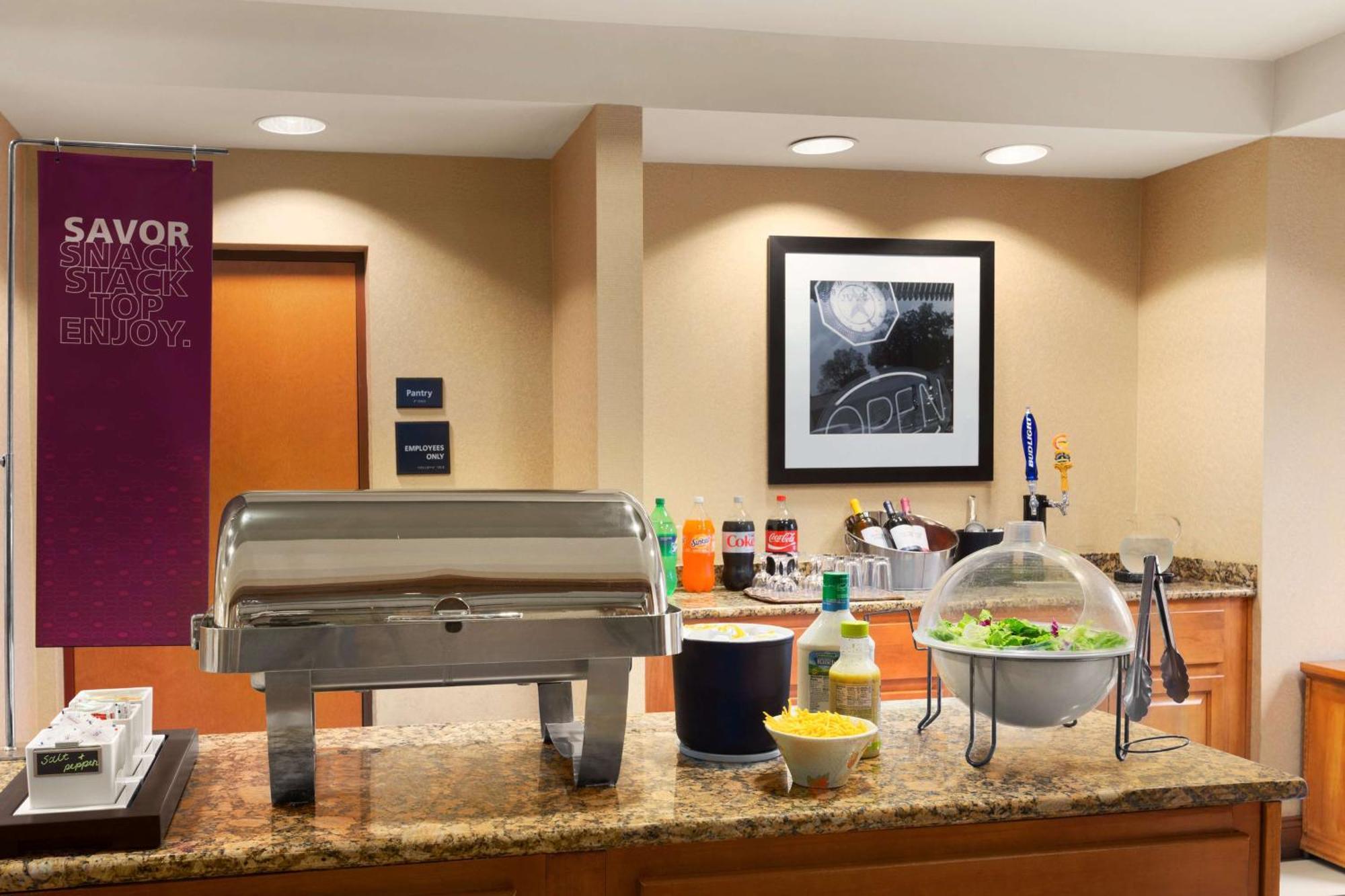 Hampton Inn & Suites By Hilton Manchester Bedford Extérieur photo