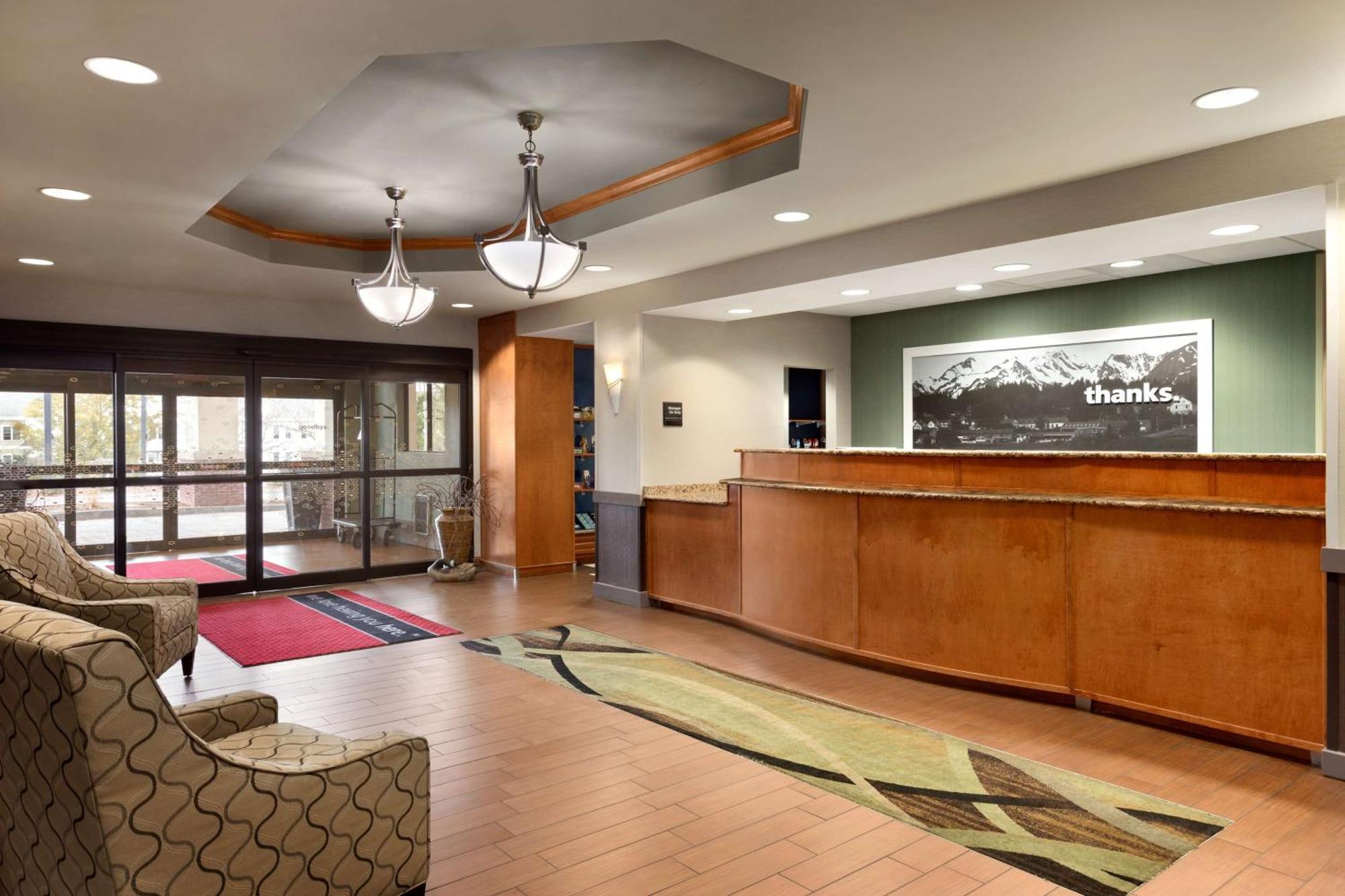Hampton Inn & Suites By Hilton Manchester Bedford Extérieur photo