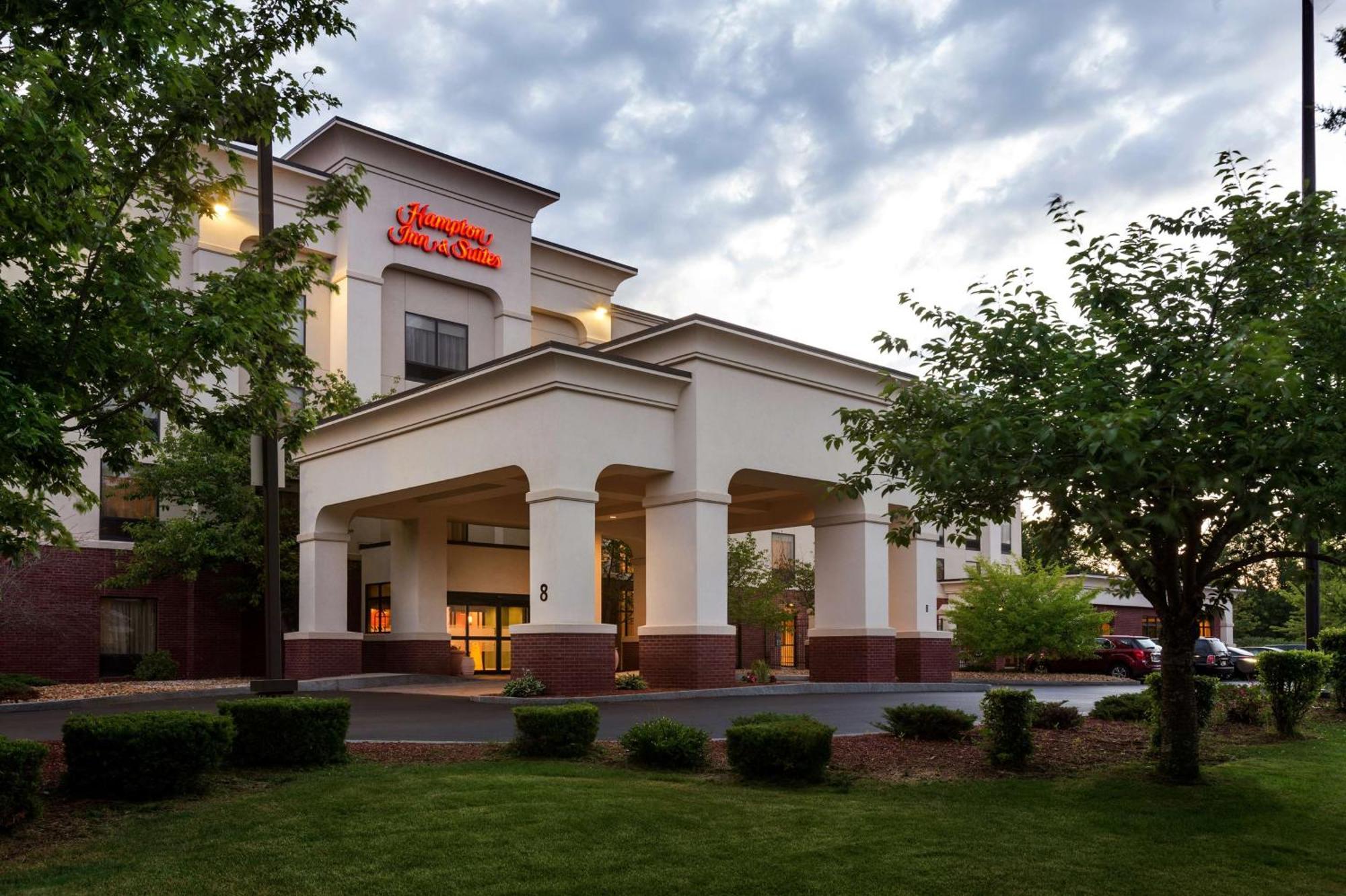 Hampton Inn & Suites By Hilton Manchester Bedford Extérieur photo