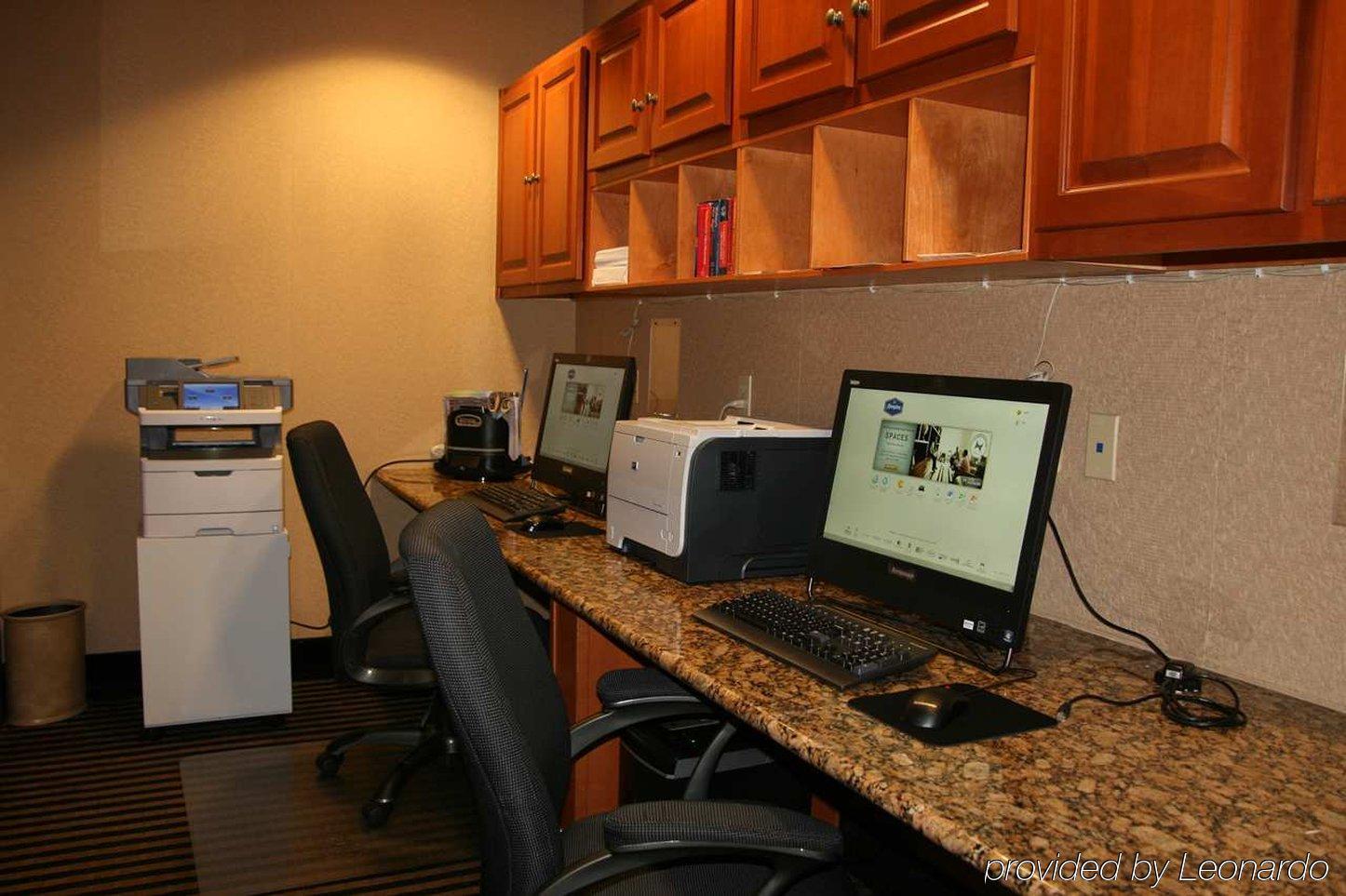 Hampton Inn & Suites By Hilton Manchester Bedford Extérieur photo