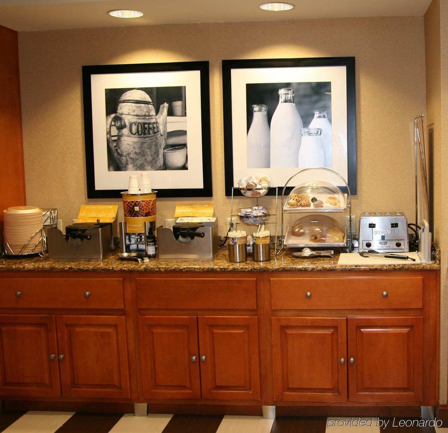 Hampton Inn & Suites By Hilton Manchester Bedford Extérieur photo